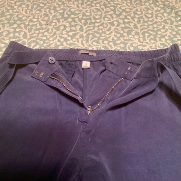 Gap navy pant size small - stretch at back. - Picture 6 of 16